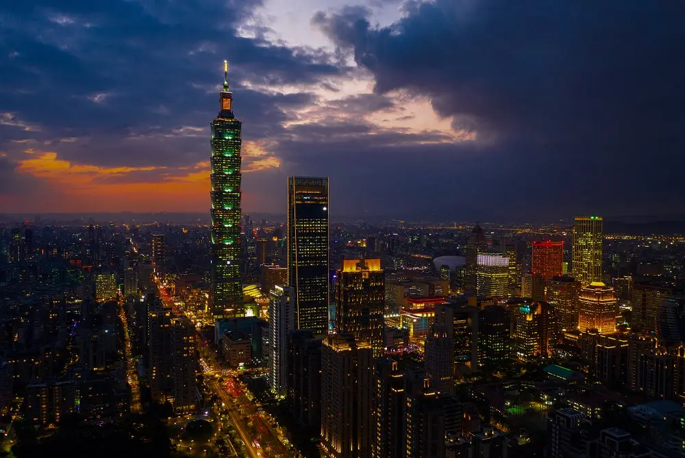taiwan-skyline-beautiful-cityscape-sunset-1-min.webp