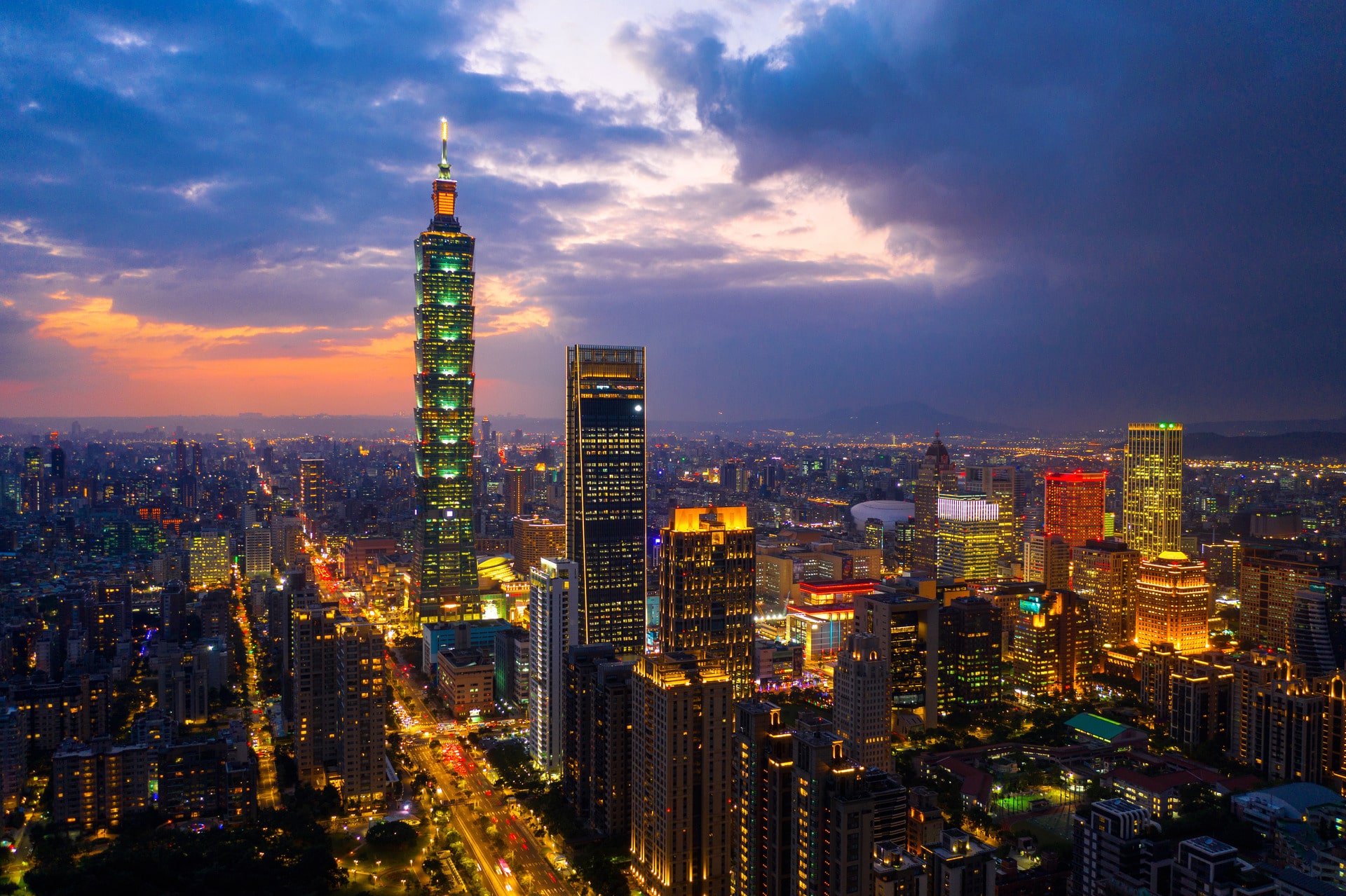 taiwan-skyline-beautiful-cityscape-sunset (1)-min